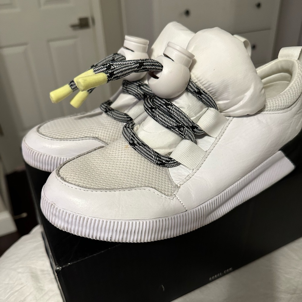 Sorel Out N About Plus Street Sneakers NL4277-100 WHITE Women’s Size 9